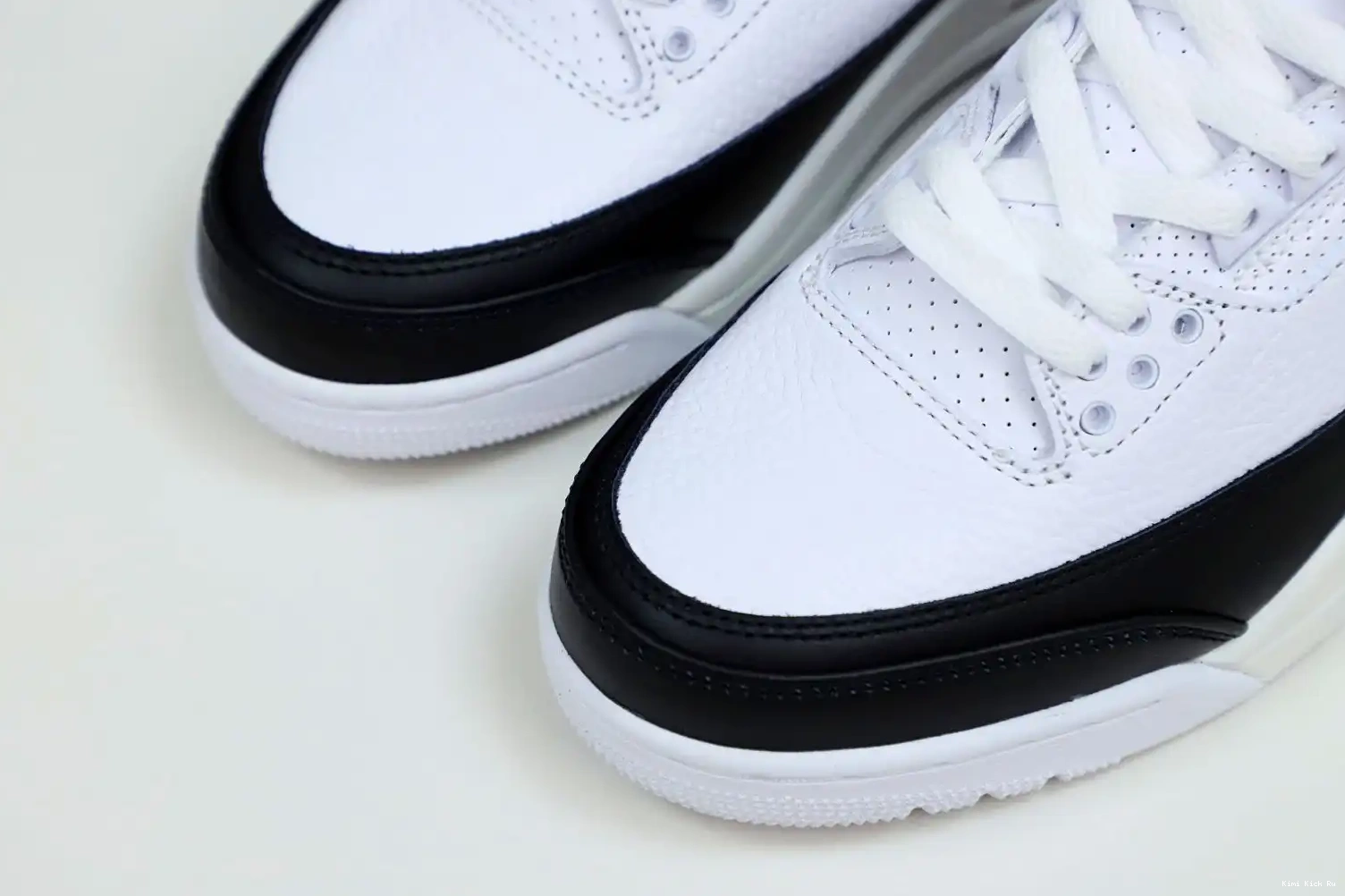 DESIGN AIR 'WHITE' RETRO 3 SP Kimikick X FRAGMENT JORDAN 0715